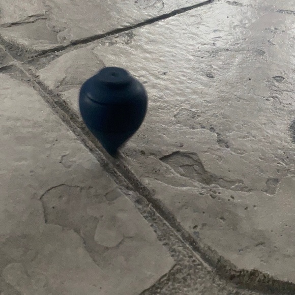 Wood made trompos… - Picture 5 of 5